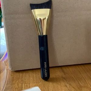 Makeup brush